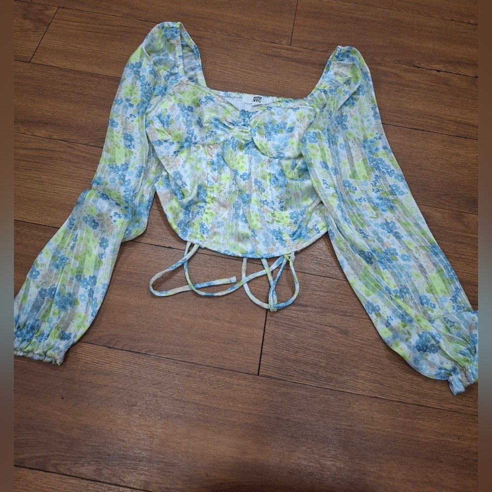 Chic Floral Puff Sleeve Blouse in Blue and Green